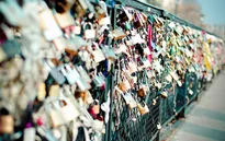 Cây cầu "khóa tình yêu" ở Paris có thể bị hủy bỏ