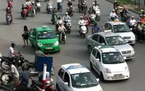 Hà Nội: Phù hiệu taxi - Không loại trừ chiêu đối phó, làm giả