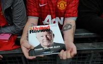 CĐV Man Utd tri ân Sir Alex ở Old Trafford