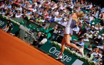Roland Garros 2013: “Búp bê Nga" chật vật đi tiếp