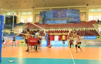 Các cô gái Việt Nam hăng say tập luyện trước thềm VTV Cup 2013