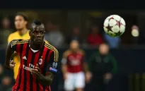 Milan 1-2 Napoli: Tội đồ Balotelli dâng chiến thắng cho đối thủ