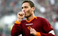 Vòng 6 Series A: Quà sinh nhật của Totti