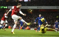 Arsenal 2-0 Cardiff: Bendtner lại ghi bàn, "Pháo" thắng phút cuối (VIDEO)
