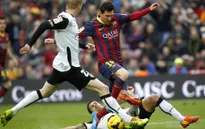 Barcelona 2-3 Valencia: "Gã khổng lồ" gục ngã trên sân nhà (VIDEO)