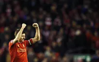 Thắng Sunderland 2-1, Liverpool chỉ còn kém Chelsea 1 điểm