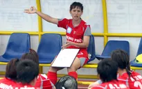 'Nữ tướng' Văn Thị Thanh làm trợ lý cho HLV Mai Đức Chung