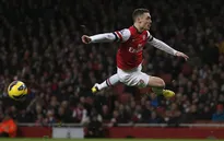 Manchester United dùng "tiền tấn" đánh bại Barca vụ Vermaelen