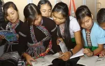 Xây dựng chính sách hỗ trợ chi phí học tập cho SV dân tộc, hộ nghèo