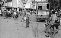 Ngắm Hà Nội thời bao cấp bình yên và quen thuộc
