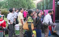 TP.HCM: Các chuyến xe nghĩa tình đưa công nhân về quê ăn Tết