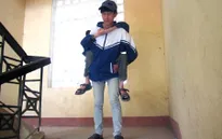 Năm năm cõng bạn đến trường