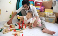 Ông bố đơn thân xin từng giọt sữa mẹ về nuôi con