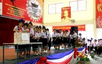 Học sinh Việt Nam tại Lào hướng về biển đảo quê hương