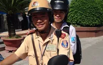 Cảnh sát giao thông Hà Nội giúp thí sinh lạc đường tới điểm thi