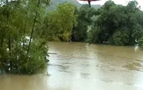 Trú mưa trong nhà, hai mẹ con thiệt mạng vì bị sét đánh