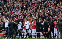Arsenal 1-1 Man Utd: Ngày về ngọt ngào của Persie