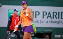 Tay vợt gây sốc khi hạ Serena ở vòng 2 Roland Garros mạnh về đánh đôi