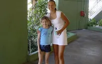Roland Garros: Năm lên 8, Bouchard từng lon ton xin chữ ký của Sharapova