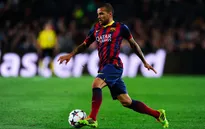 PSG chê Dani Alves quá già