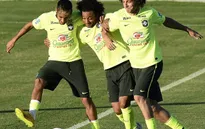 ĐT Brazil hứng búa rìu dư luận trước trận tứ kết gặp Colombia