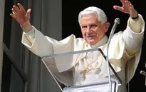 Giáo hoàng Benedict XVI tuyên bố từ nhiệm