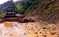 Quốc lộ 14B qua Quảng Nam vẫn ách tắc