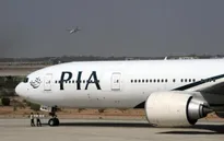Pakistan: Máy bay chở 178 người bị bắn
