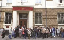 Hai ngân hàng sụp đổ, Bulgaria tuyên bố giải tán Quốc hội