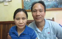 Người đàn ông chạy xe ôm nuôi vợ u não