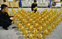 World Cup 2014: Đến cúp vàng FIFA cũng bị làm giả