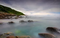Trên từng cây số: Ghềnh Bàng (Đà Nẵng) - đẹp và hoang sơ nhưng ngập rác?