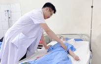 Bé trai 6 tuổi bị sùi mào gà thể nặng