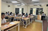 Hôm nay, học sinh làm thủ tục dự thi tuyển sinh lớp 10 tại TP Hồ Chí Minh