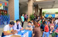 TP Hồ Chí Minh: Các điểm tiêm vaccine sởi tại trường học diễn ra sôi động vào ngày cuối tuần