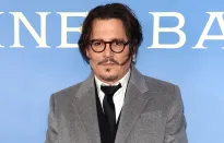 Johnny Depp lần đầu trở lại Hollywood hậu lùm xùm kiện tụng