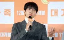 Lee Seung Gi tránh xa bê bối của bố vợ