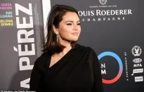 Phim mới của Selena Gomez gây tranh cãi