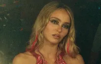 Lily-Rose Depp vẫn yêu thích The Idol bất chấp tai tiếng