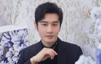 Huỳnh Hiểu Minh đi học Tiến sĩ nhưng lại gây sốt vì clip đánh máy