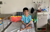 Xúc động ngày cháu bé 7 tuổi mắc tim bẩm sinh được ra viện