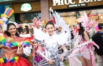 Rực rỡ sắc màu lễ hội Carnival trên đường phố Nha Trang