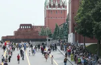 Người Nga viếng Lenin trước khi lăng đóng cửa trùng tu