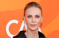 Charlize Theron chỉ trích định kiến về giới của các hãng phim Hollywood