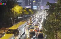 Hà Nội: Điều tiết, phân luồng giao thông giúp giảm ùn tắc khi mưa lớn