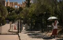 Hy lạp đóng cửa một phần di tích Acropolis trong đợt nắng nóng như thiêu đốt