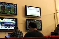 VN shares lower on oil prices weigh