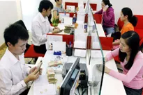 SBV asks lenders to back policies to control inflation, boost growth