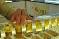 Gold prices hit six-year peak