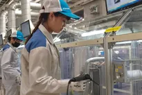 Việt Nam’s manufacturing drops to record low in March due to pandemic